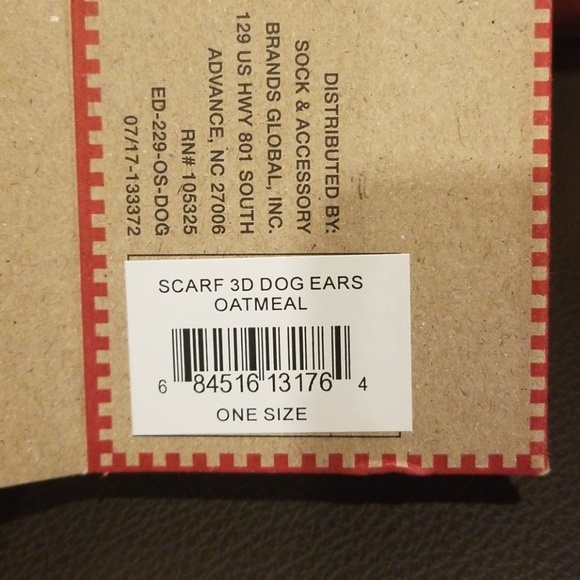 🐶  ED BY ELLEN DEGENERES DOG SCARF 🐶 - Picture 6 of 6